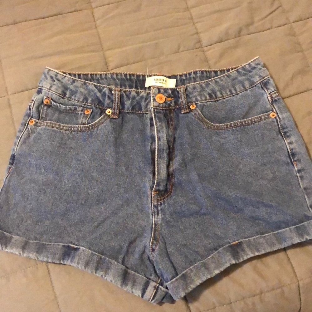 Super cute high waisted denim shorts! Worn twice!